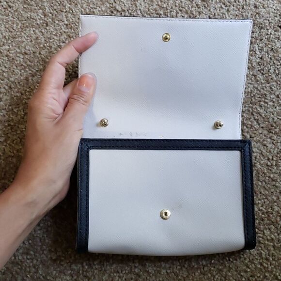 KATE Spade cream black trim and bow clutch purse - Picture 2 of 6